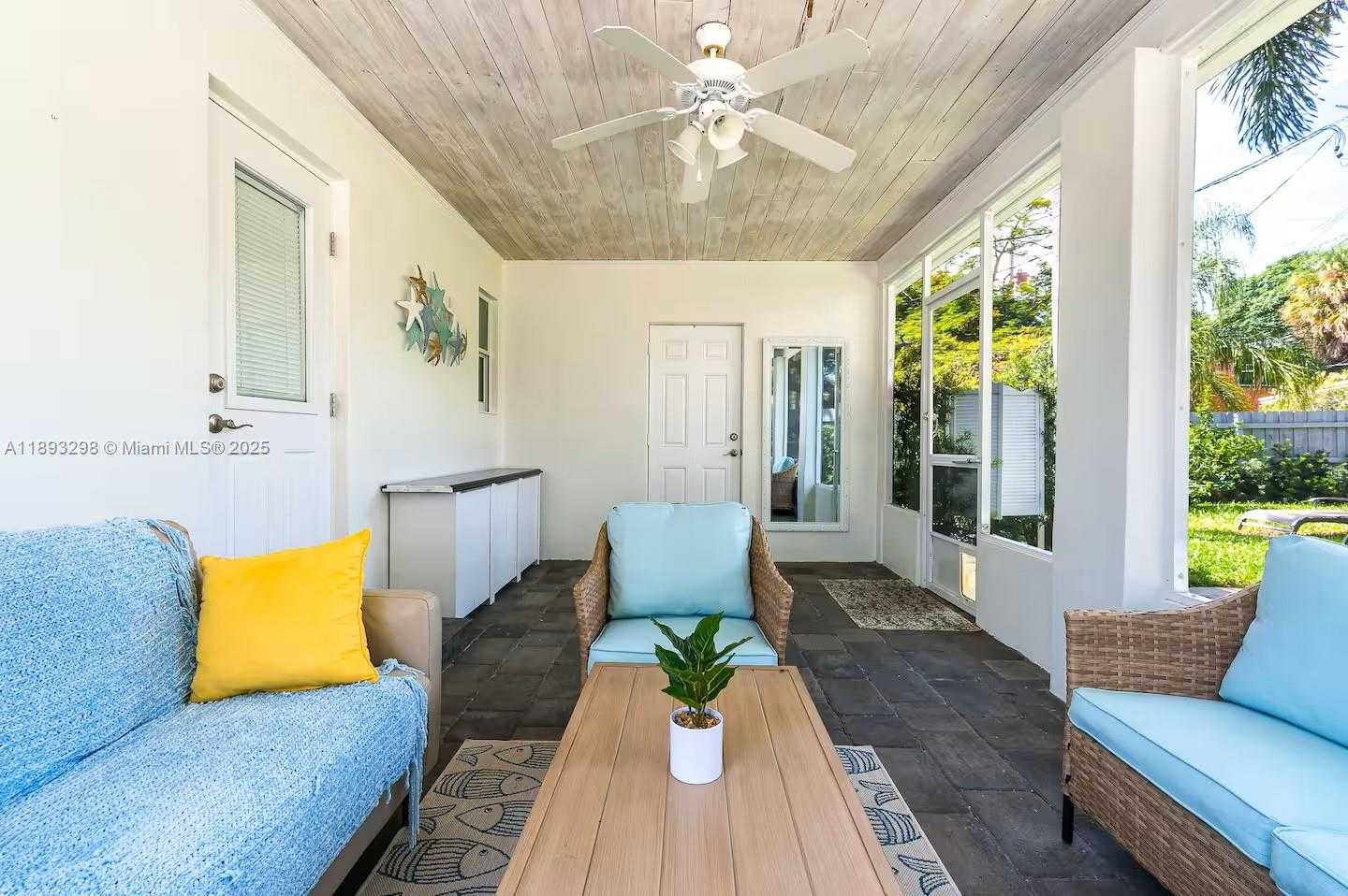 Small Image of 5515 SPRUCE AVE, West Palm Beach Number 7