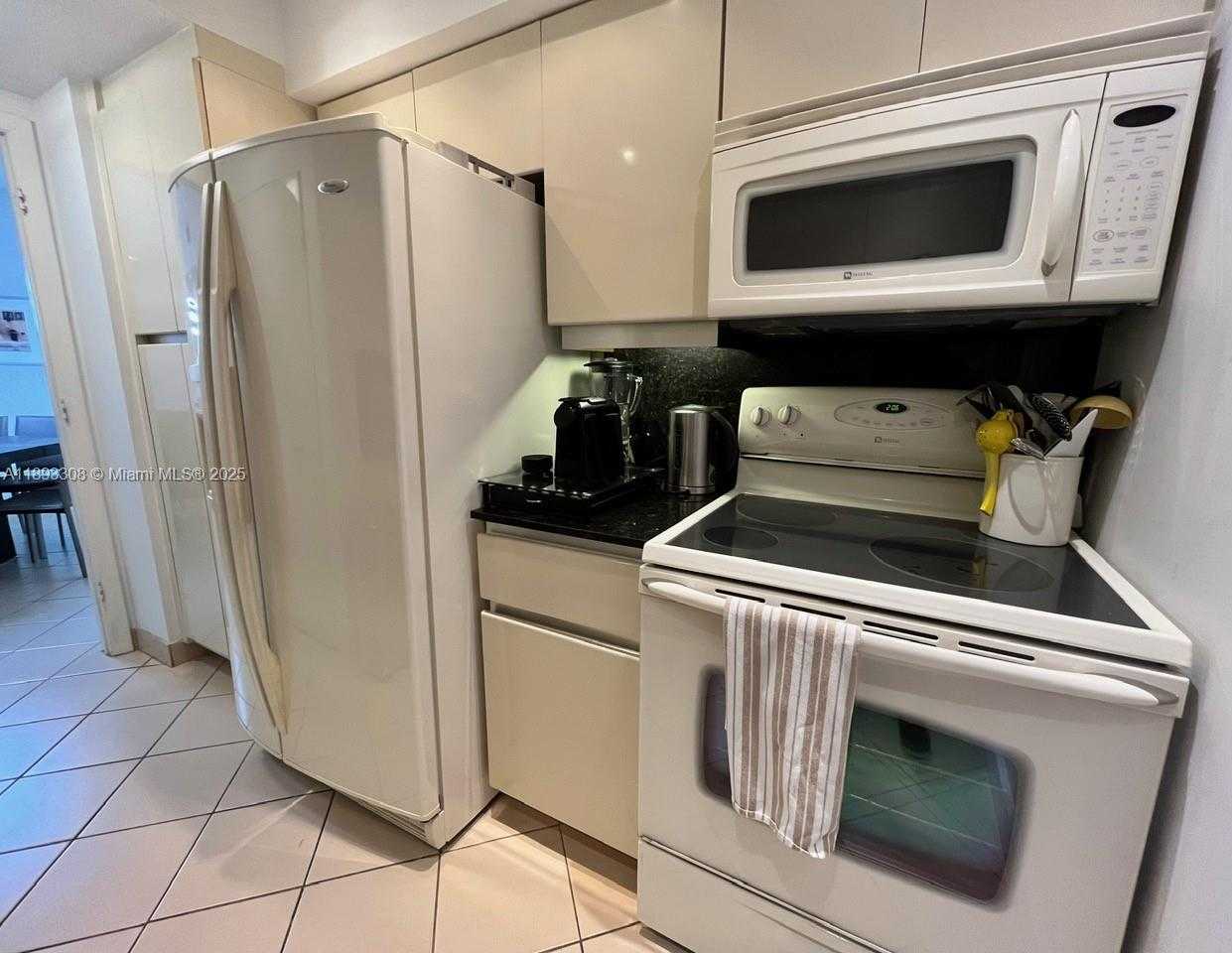 Small Image of 4000 ISLAND BL #1905, Aventura Number 10