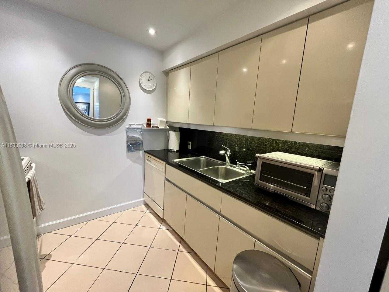 Small Image of 4000 ISLAND BL #1905, Aventura Number 11