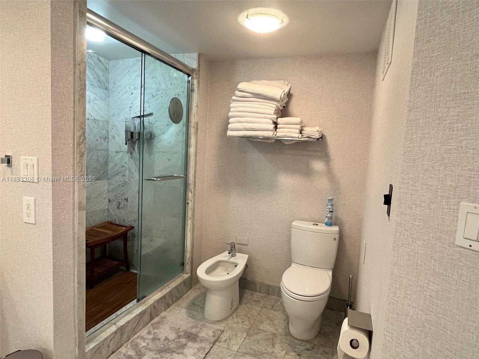 Small Image of 4000 ISLAND BL #1905, Aventura Number 17
