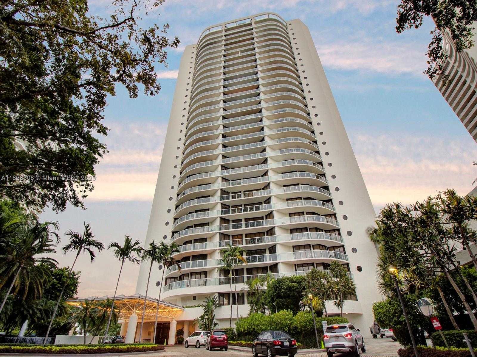 Small Image of 4000 ISLAND BL #1905, Aventura Number 19