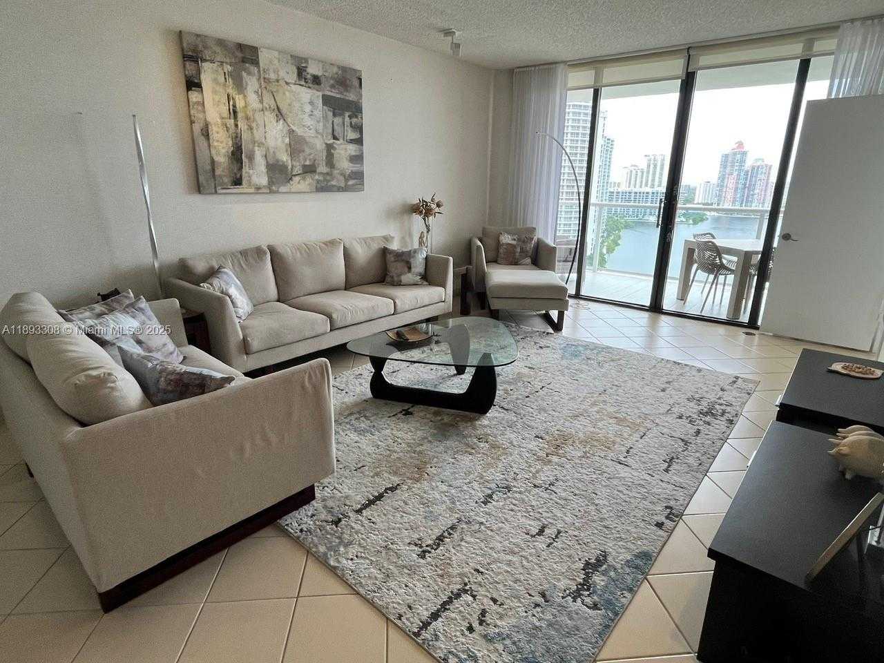 Small Image of 4000 ISLAND BL #1905, Aventura Number 2