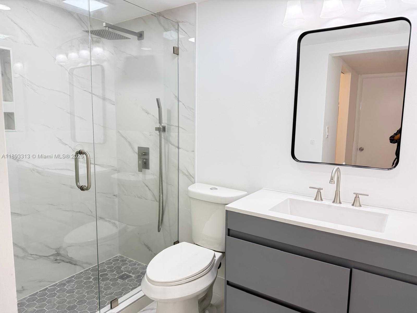 Small Image of 7101 BYRON AVE #504, Miami Beach Number 11