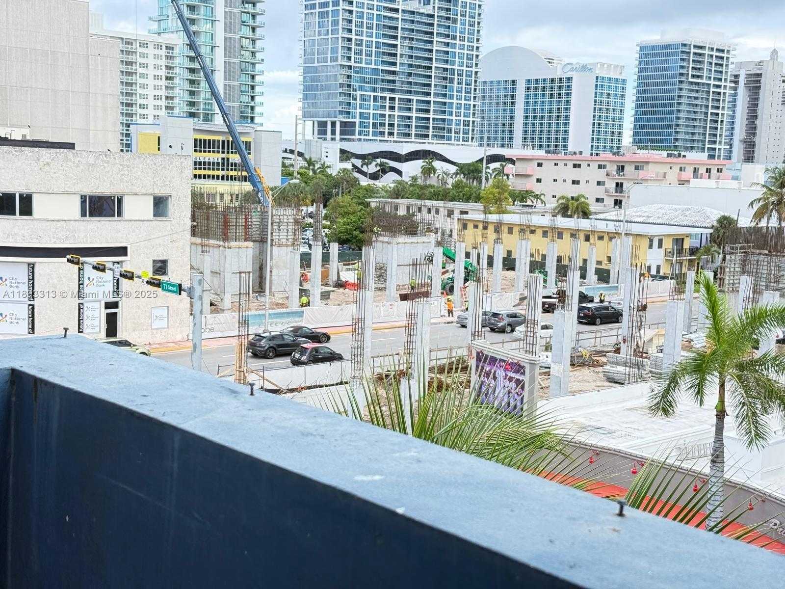 Small Image of 7101 BYRON AVE #504, Miami Beach Number 16