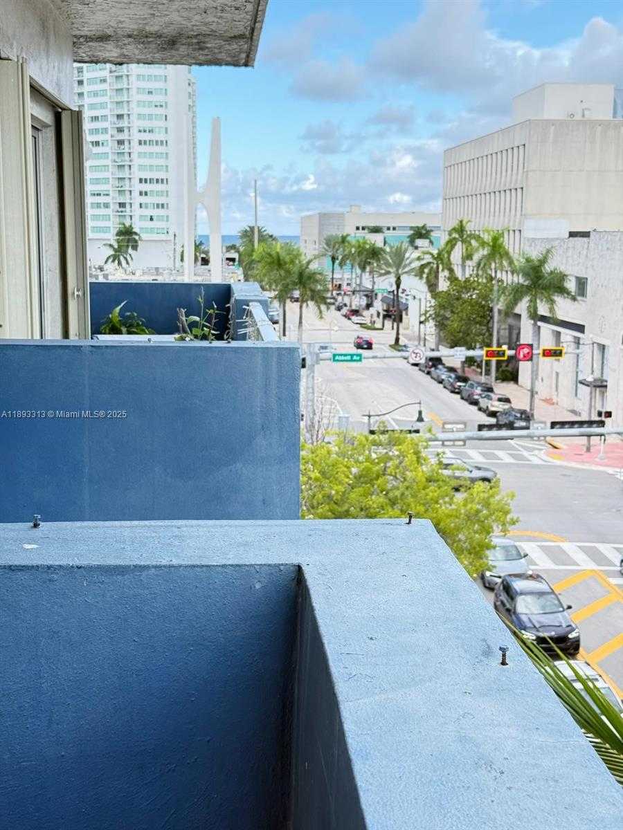 Small Image of 7101 BYRON AVE #504, Miami Beach Number 17