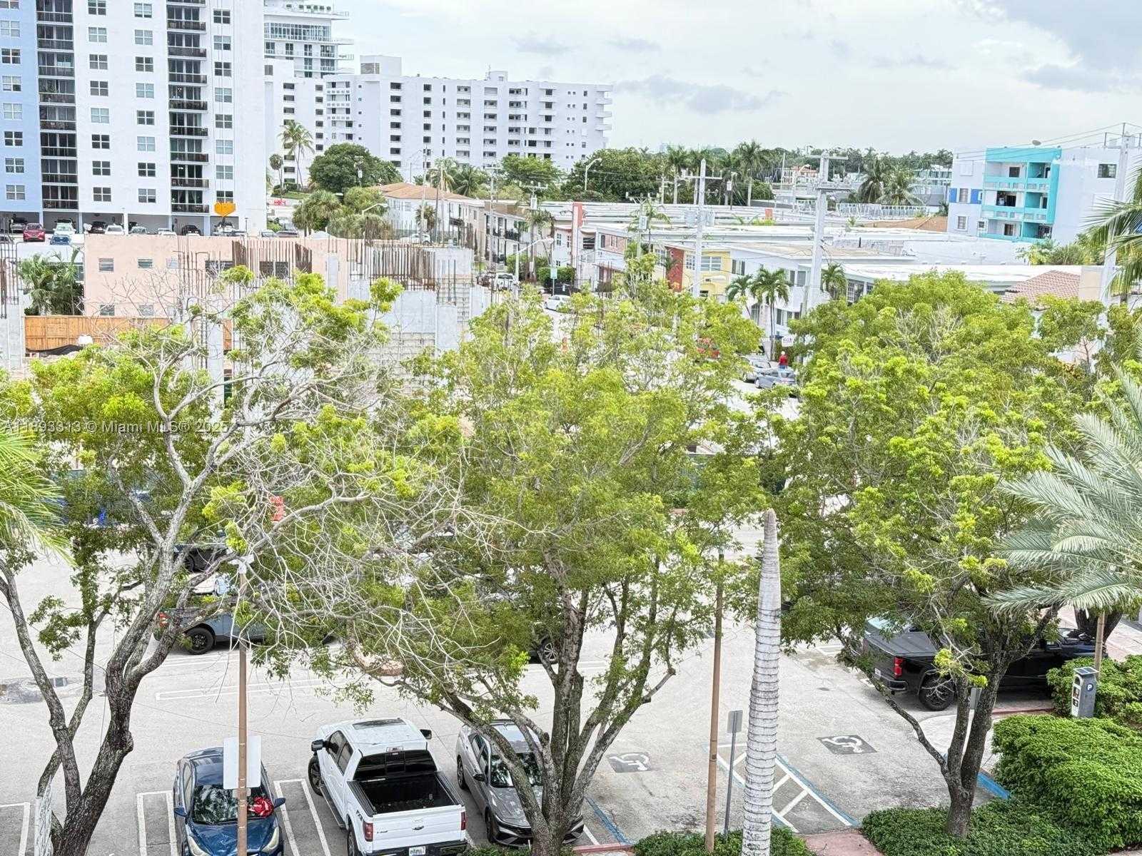 Small Image of 7101 BYRON AVE #504, Miami Beach Number 19