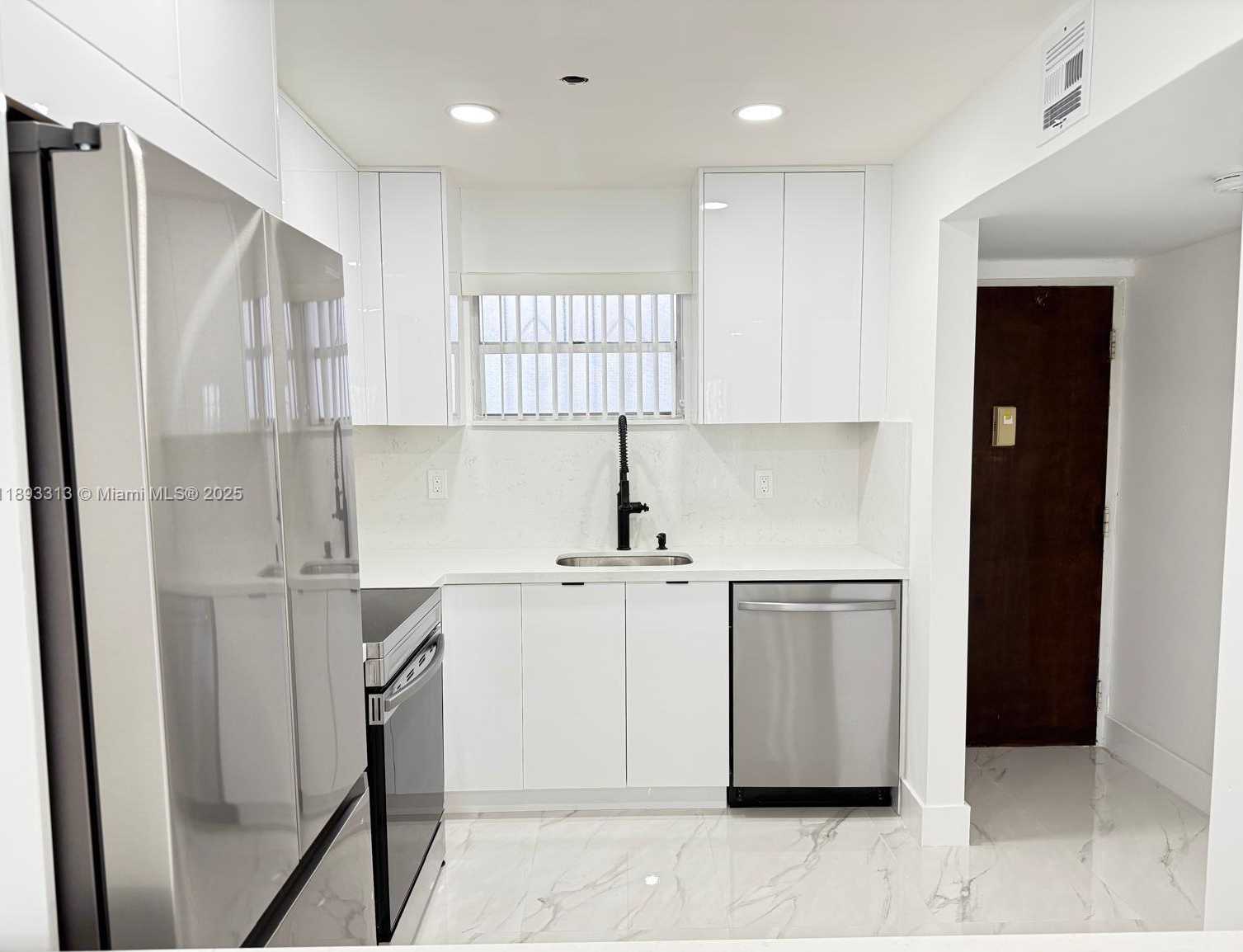 Small Image of 7101 BYRON AVE #504, Miami Beach Number 7