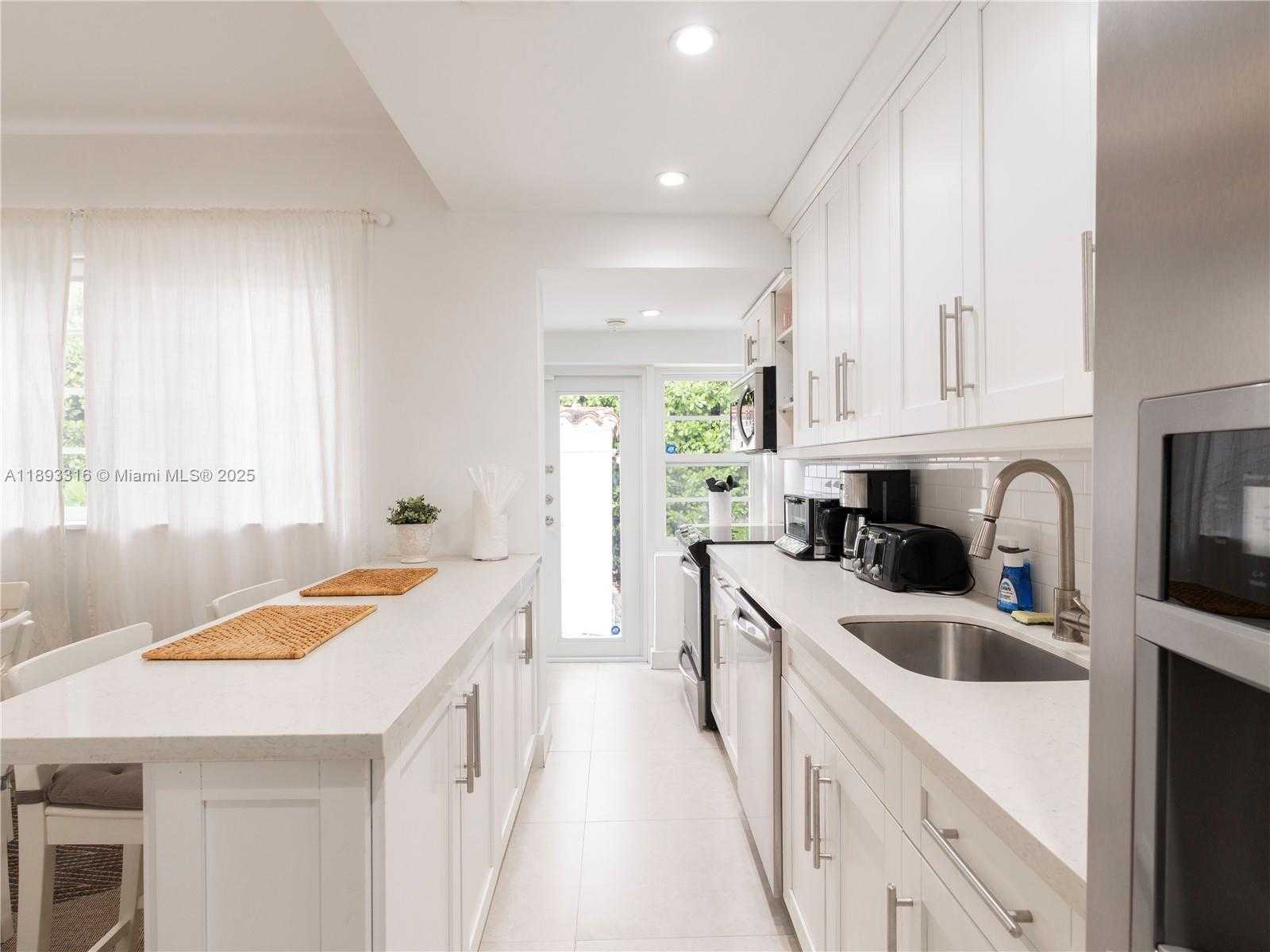 Small Image of 241 28TH ST #1, Miami Beach Number 6