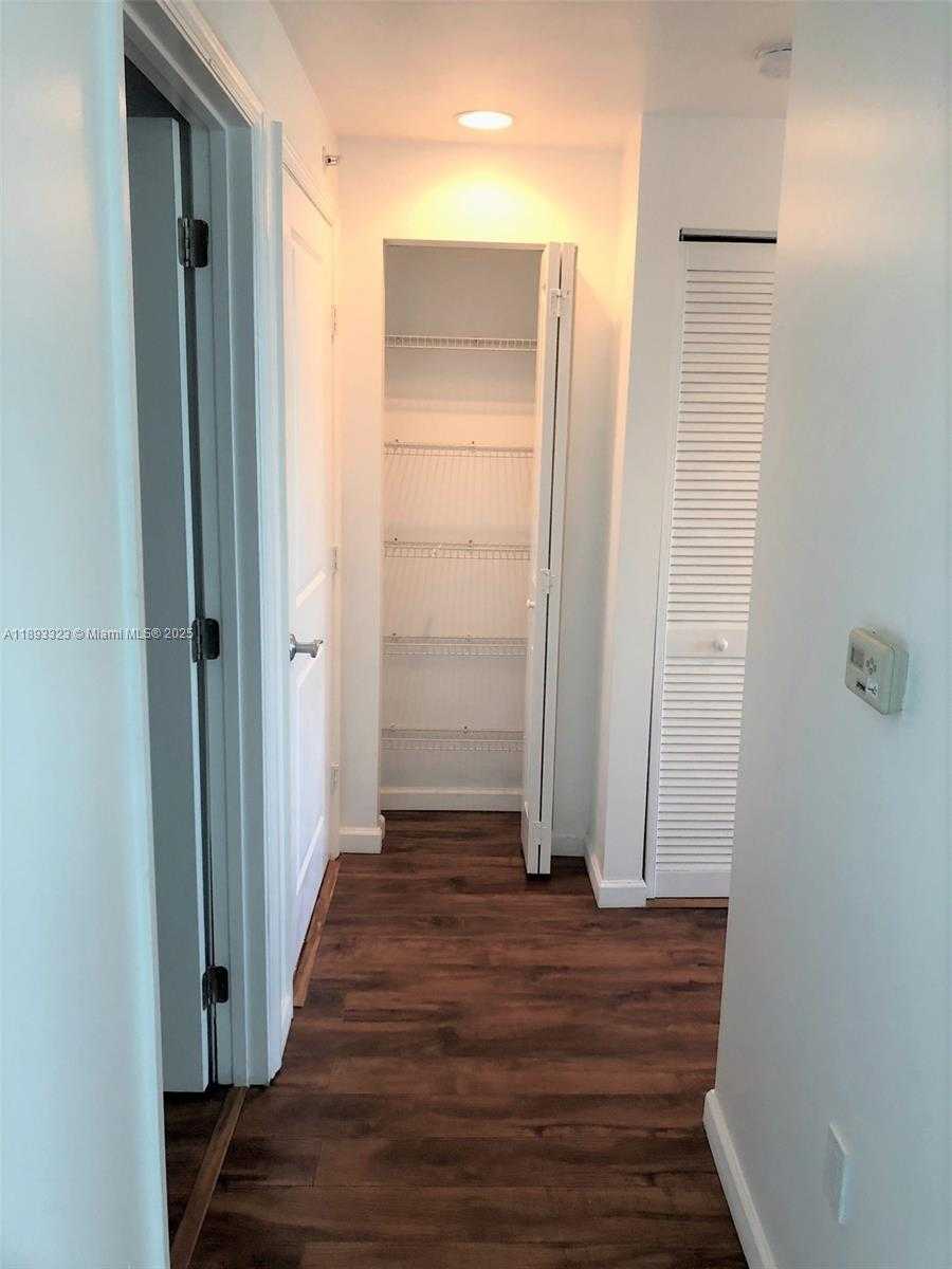 Small Image of 7900 HARBOR ISLAND DR #1103, North Bay Village Number 16
