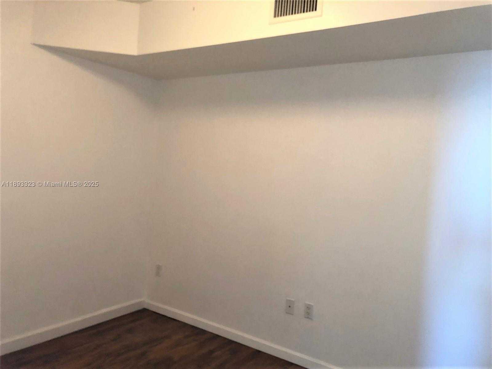 Small Image of 7900 HARBOR ISLAND DR #1103, North Bay Village Number 17