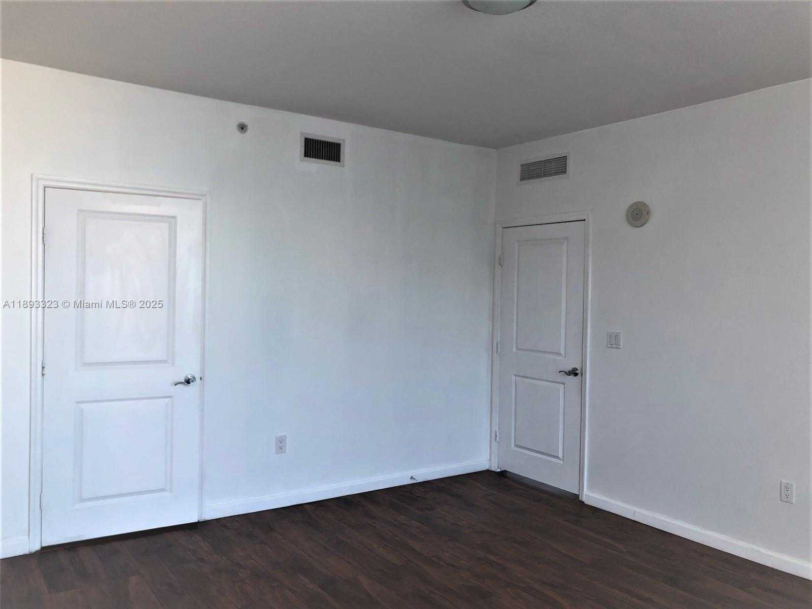 Small Image of 7900 HARBOR ISLAND DR #1103, North Bay Village Number 23