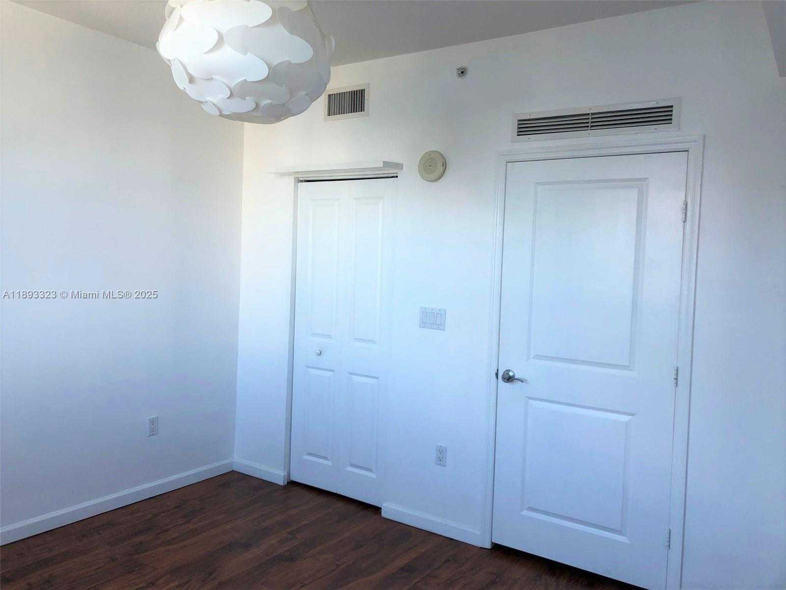 Small Image of 7900 HARBOR ISLAND DR #1103, North Bay Village Number 24