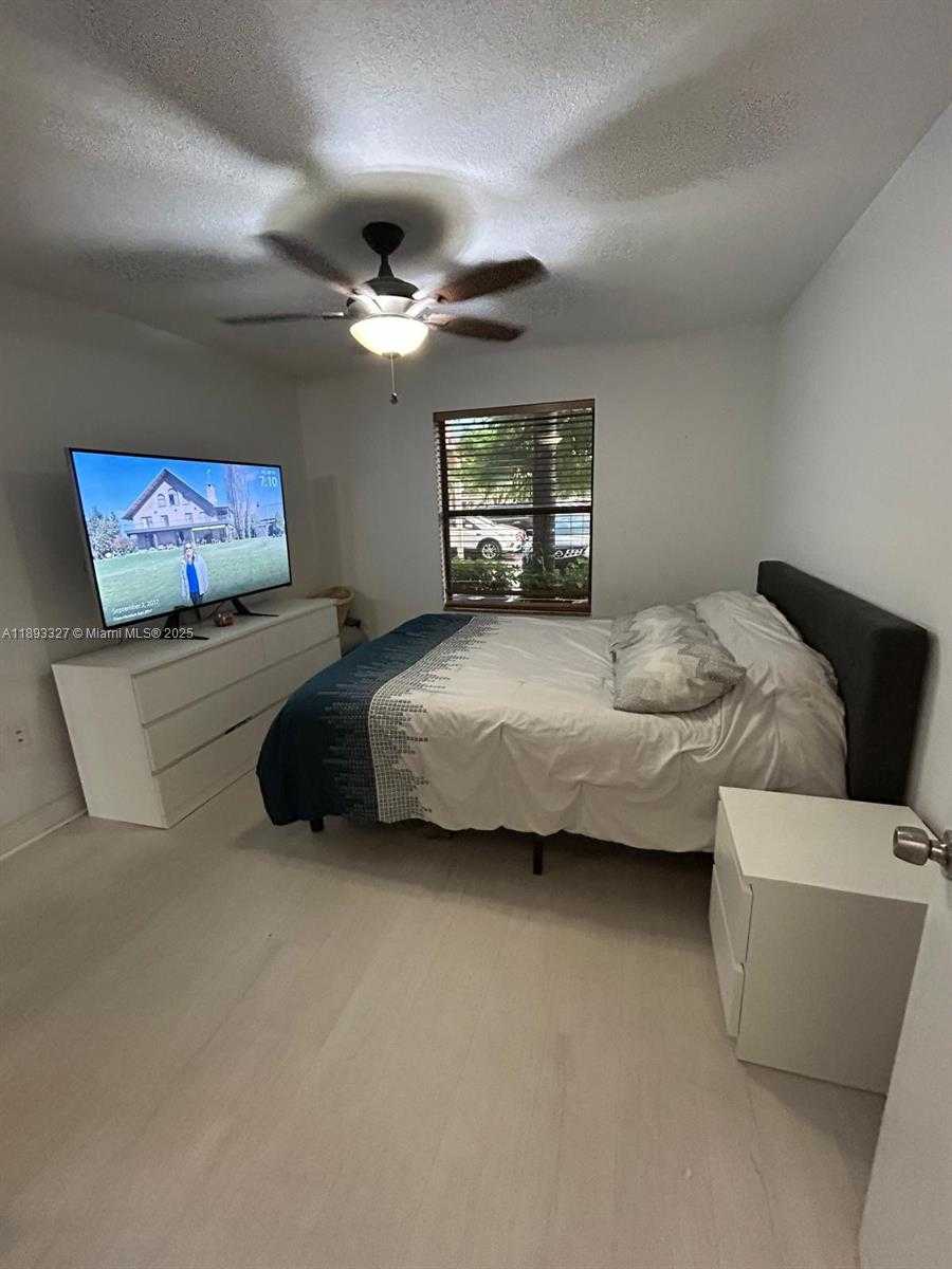 Small Image of 15551 SOUTH WEST 104TH TER #814, Miami Number 19