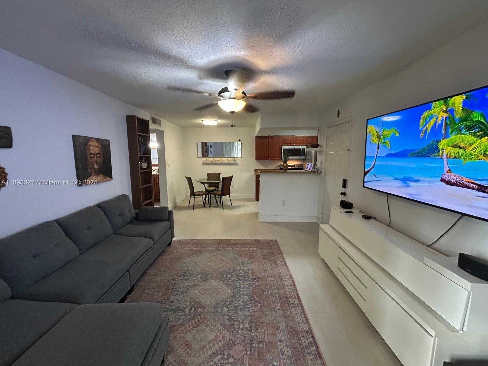 Small Image of 15551 SOUTH WEST 104TH TER #814, Miami Number 3