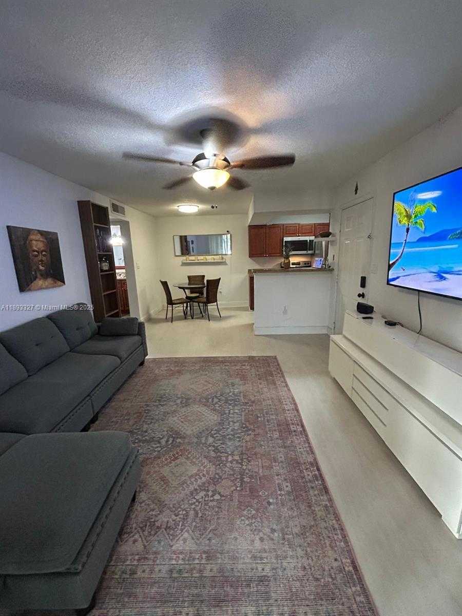 Small Image of 15551 SOUTH WEST 104TH TER #814, Miami Number 6