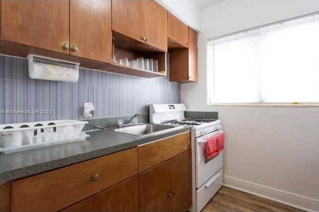 Small Image of 7333 BYRON AVE #7335, Miami Beach Number 7