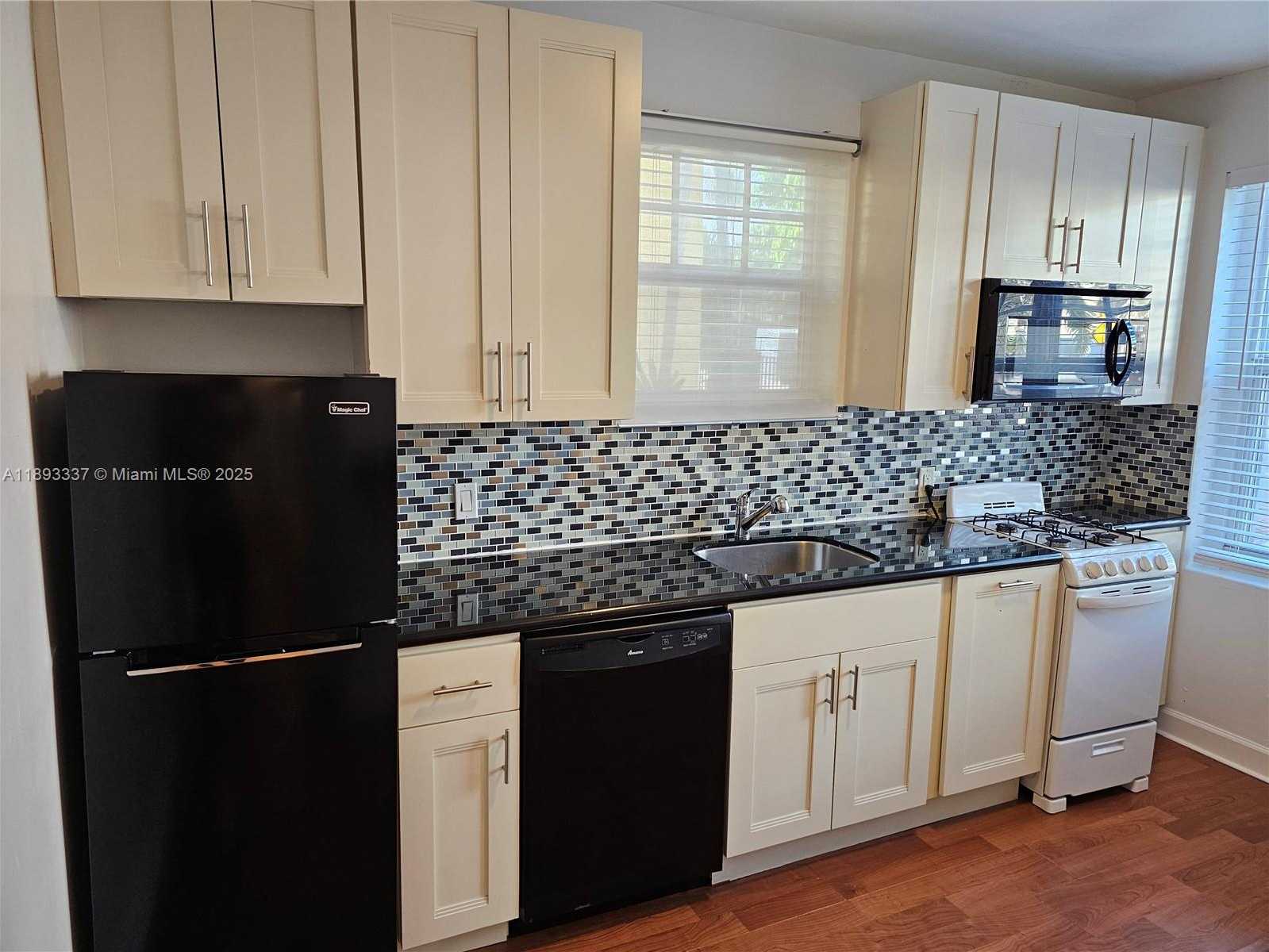 Small Image of 622 15TH ST #1, Miami Beach Number 12