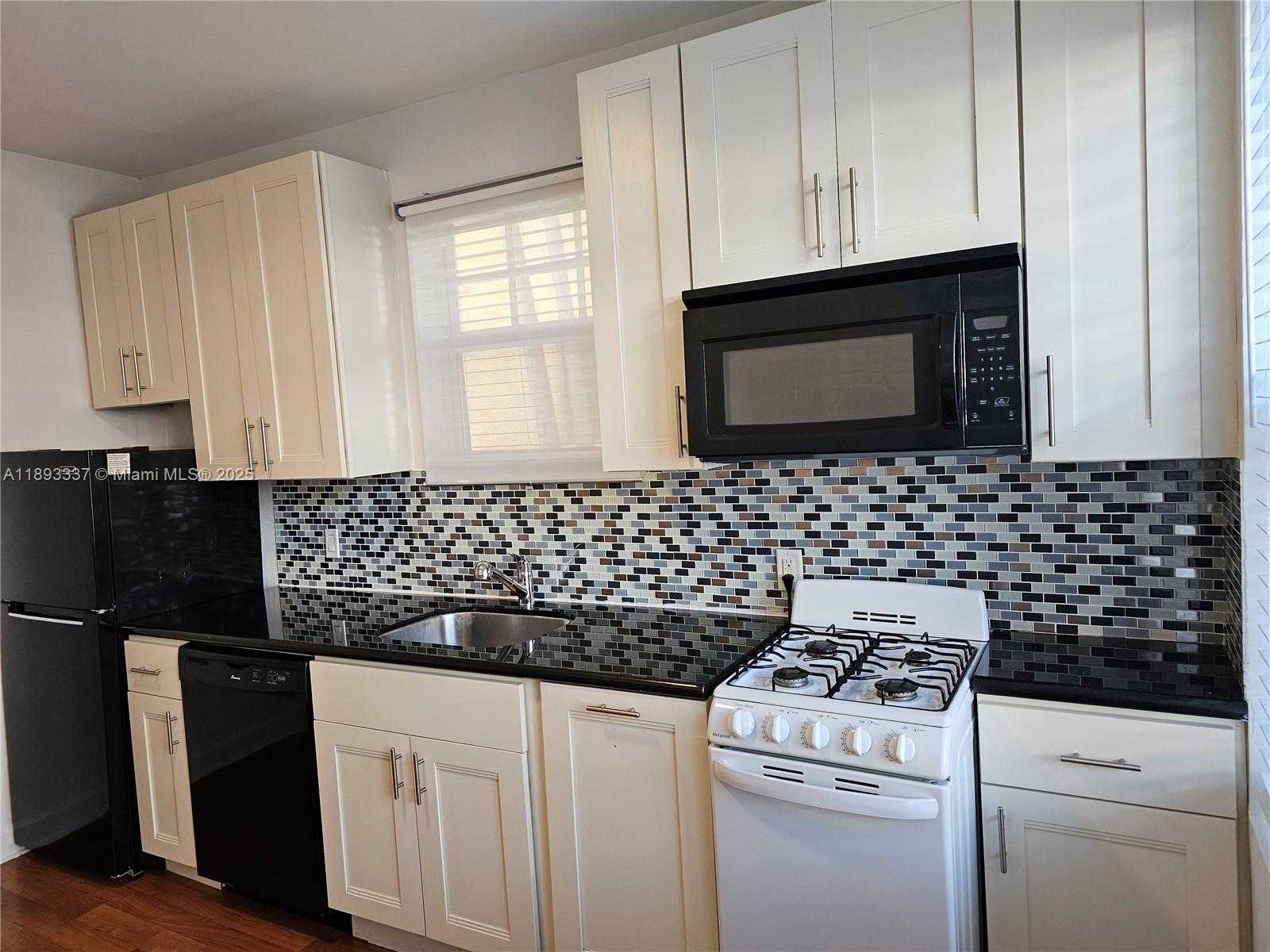 Small Image of 622 15TH ST #1, Miami Beach Number 13