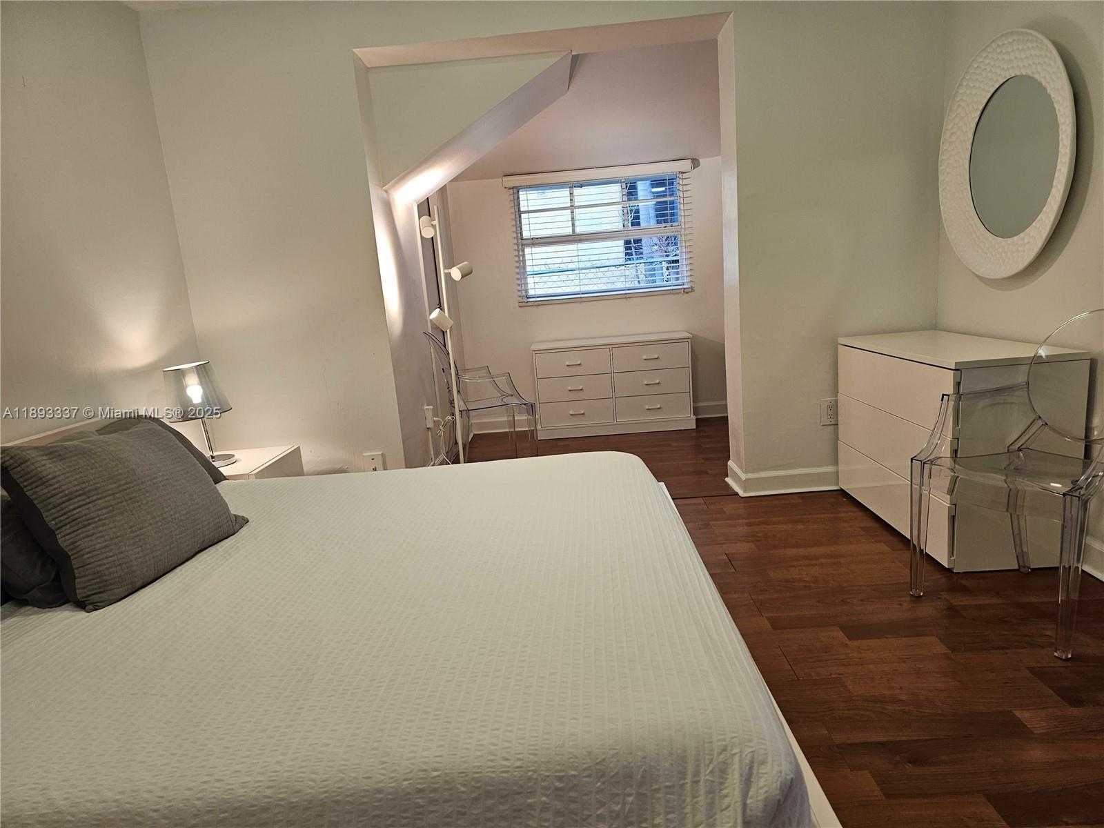 Small Image of 622 15TH ST #1, Miami Beach Number 19