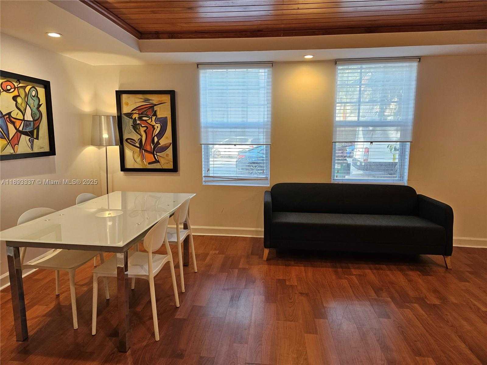 Small Image of 622 15TH ST #1, Miami Beach Number 2