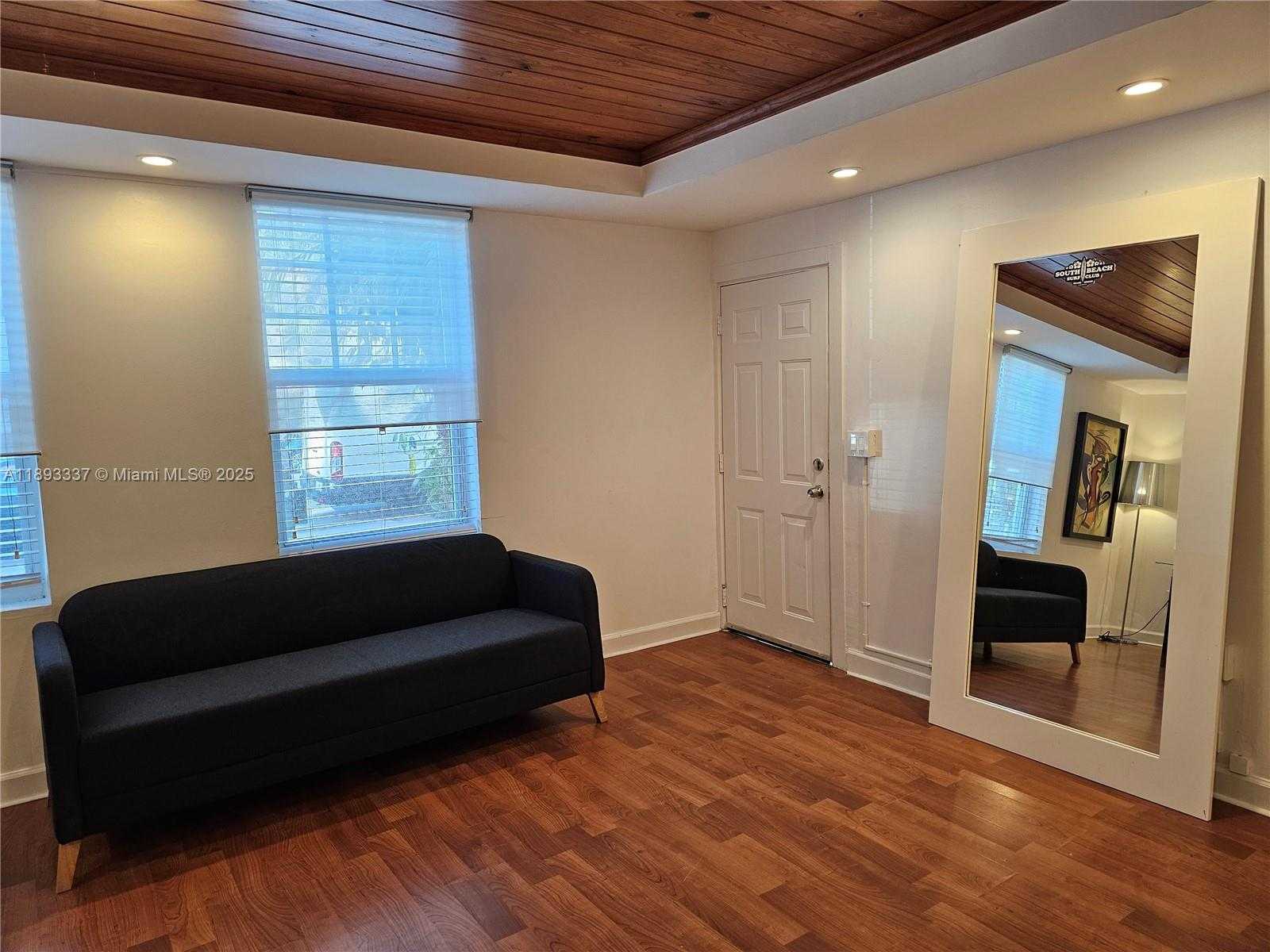 Small Image of 622 15TH ST #1, Miami Beach Number 3