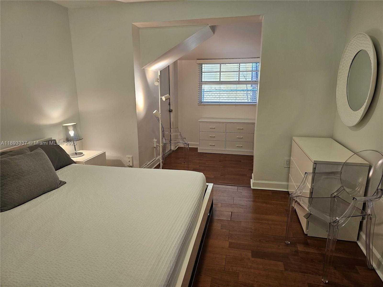 Small Image of 622 15TH ST #1, Miami Beach Number 31