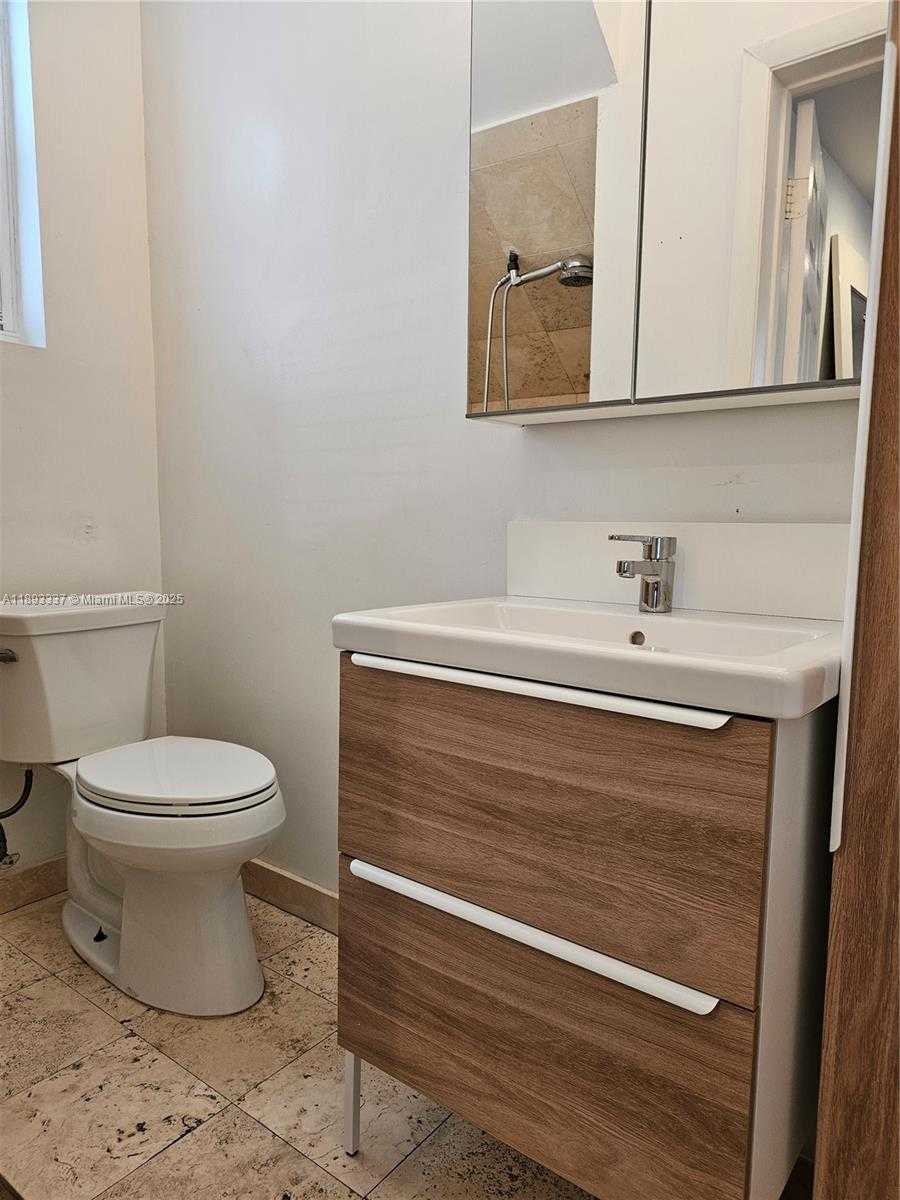 Small Image of 622 15TH ST #1, Miami Beach Number 33