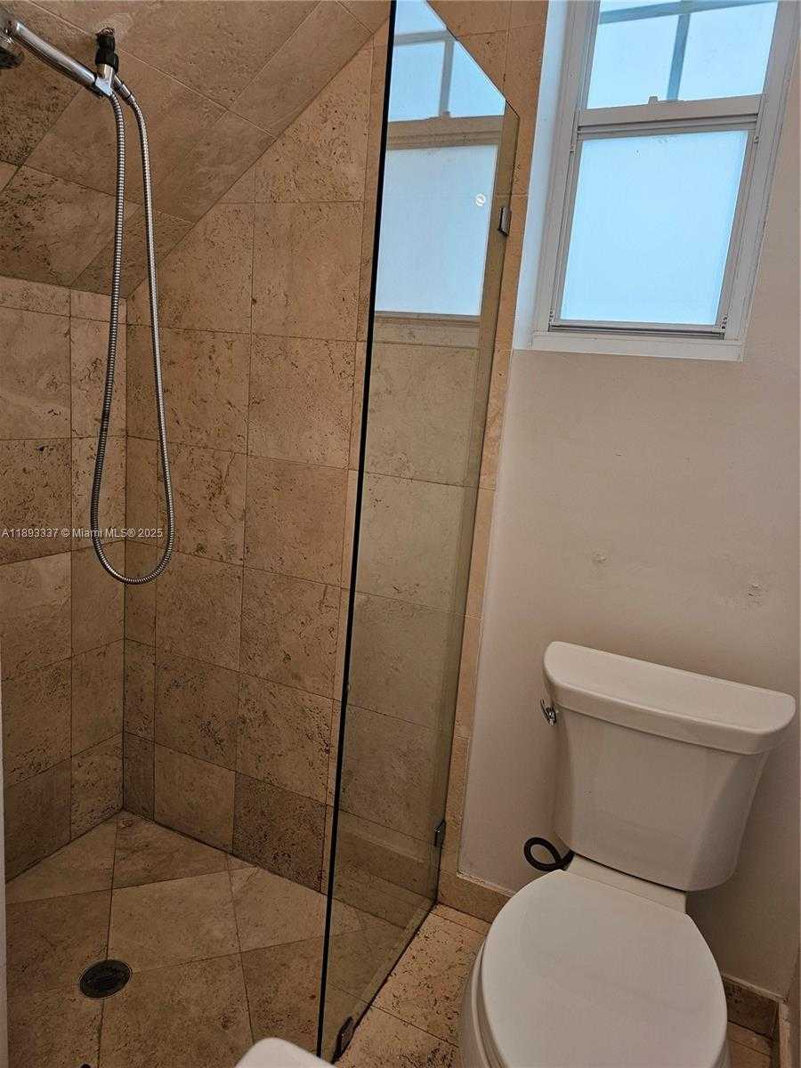 Small Image of 622 15TH ST #1, Miami Beach Number 34