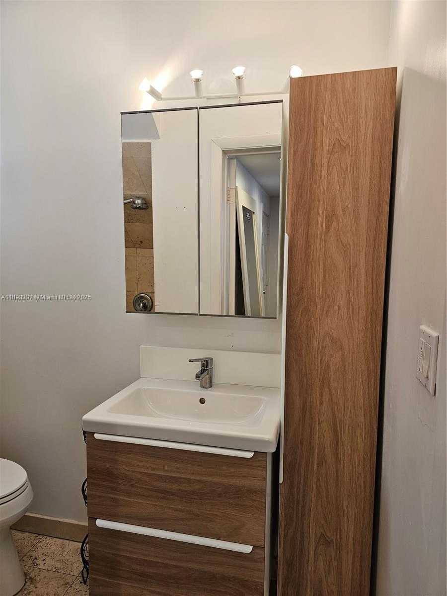 Small Image of 622 15TH ST #1, Miami Beach Number 35