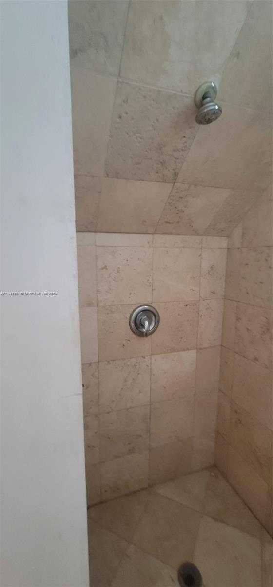 Small Image of 622 15TH ST #1, Miami Beach Number 41