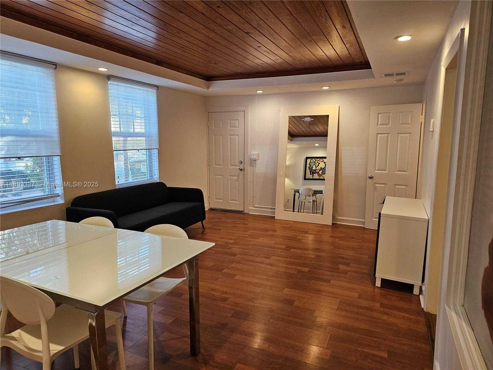 Small Image of 622 15TH ST #1, Miami Beach Number 8