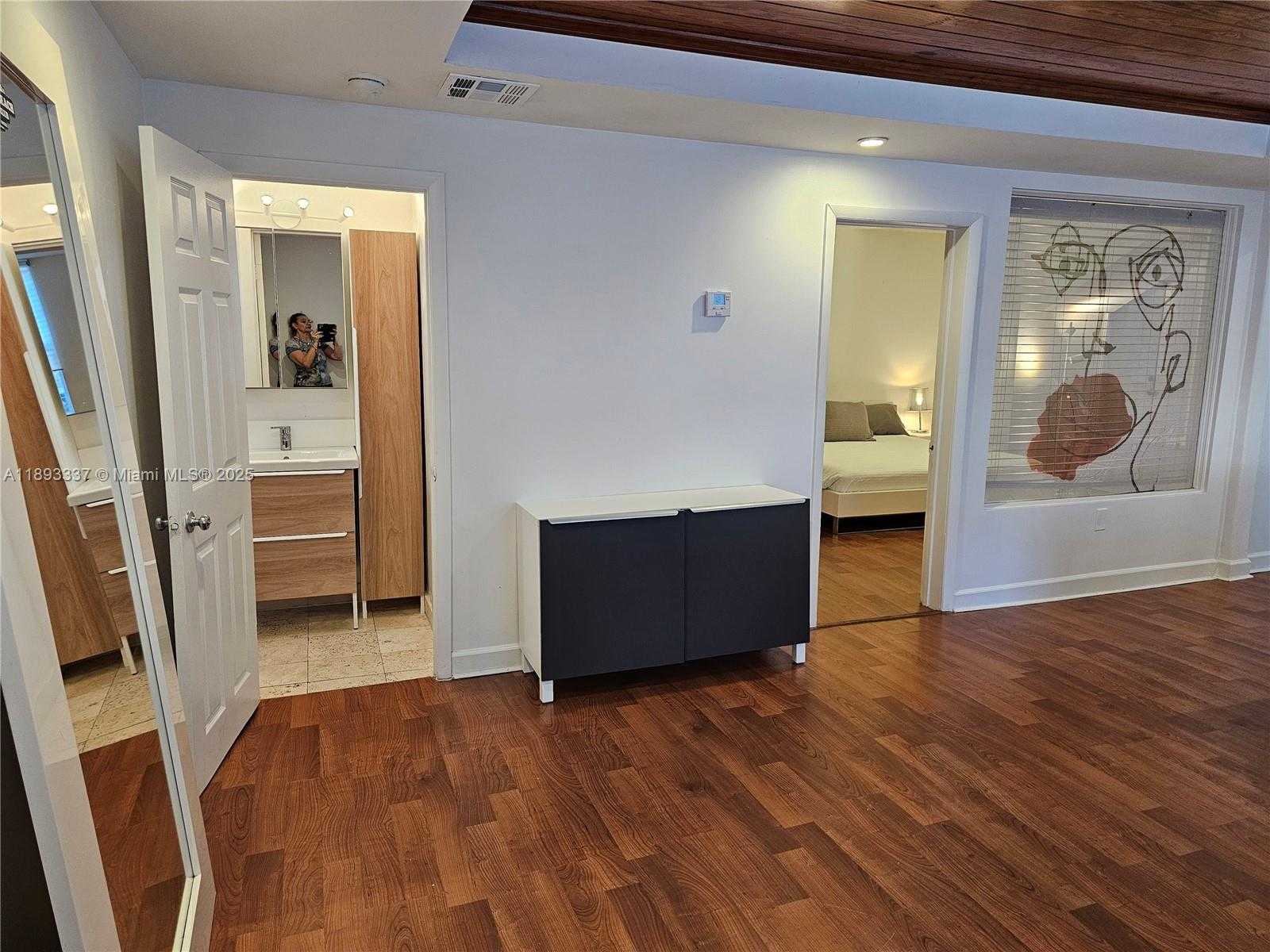 Small Image of 622 15TH ST #1, Miami Beach Number 9