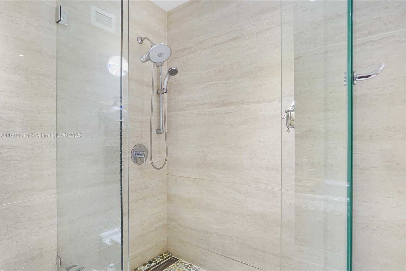 Small Image of 1000 WEST AVE #417, Miami Beach Number 11