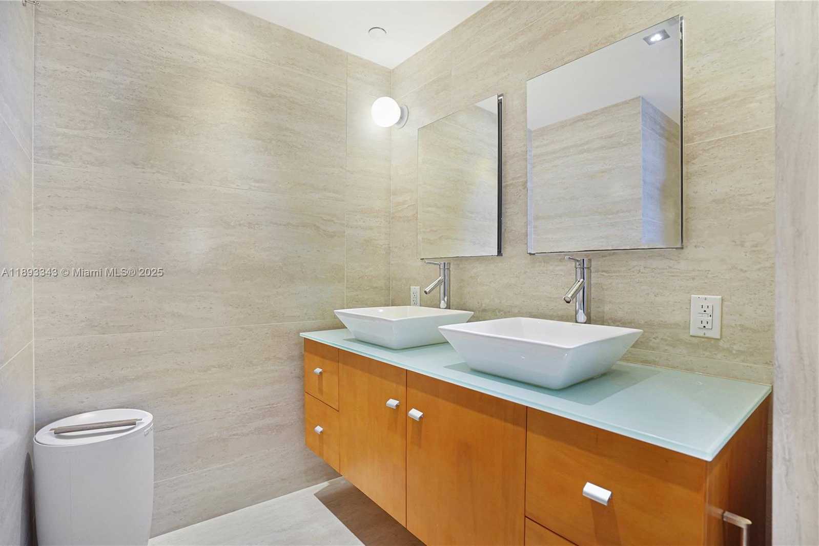 Small Image of 1000 WEST AVE #417, Miami Beach Number 12
