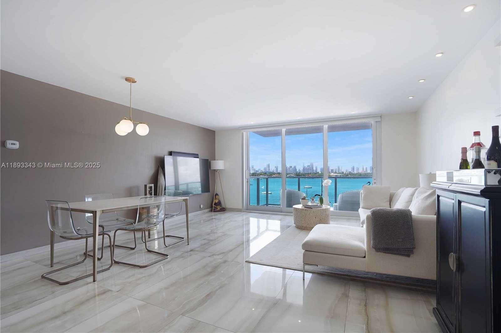 Small Image of 1000 WEST AVE #417, Miami Beach Number 2