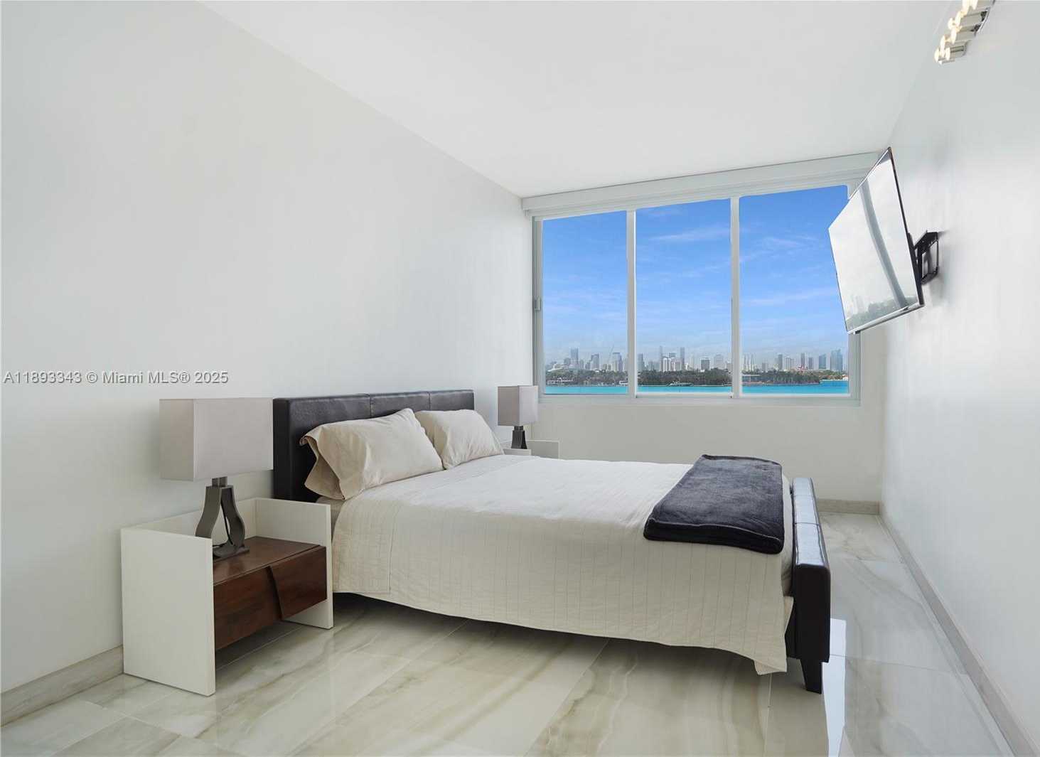 Small Image of 1000 WEST AVE #417, Miami Beach Number 9
