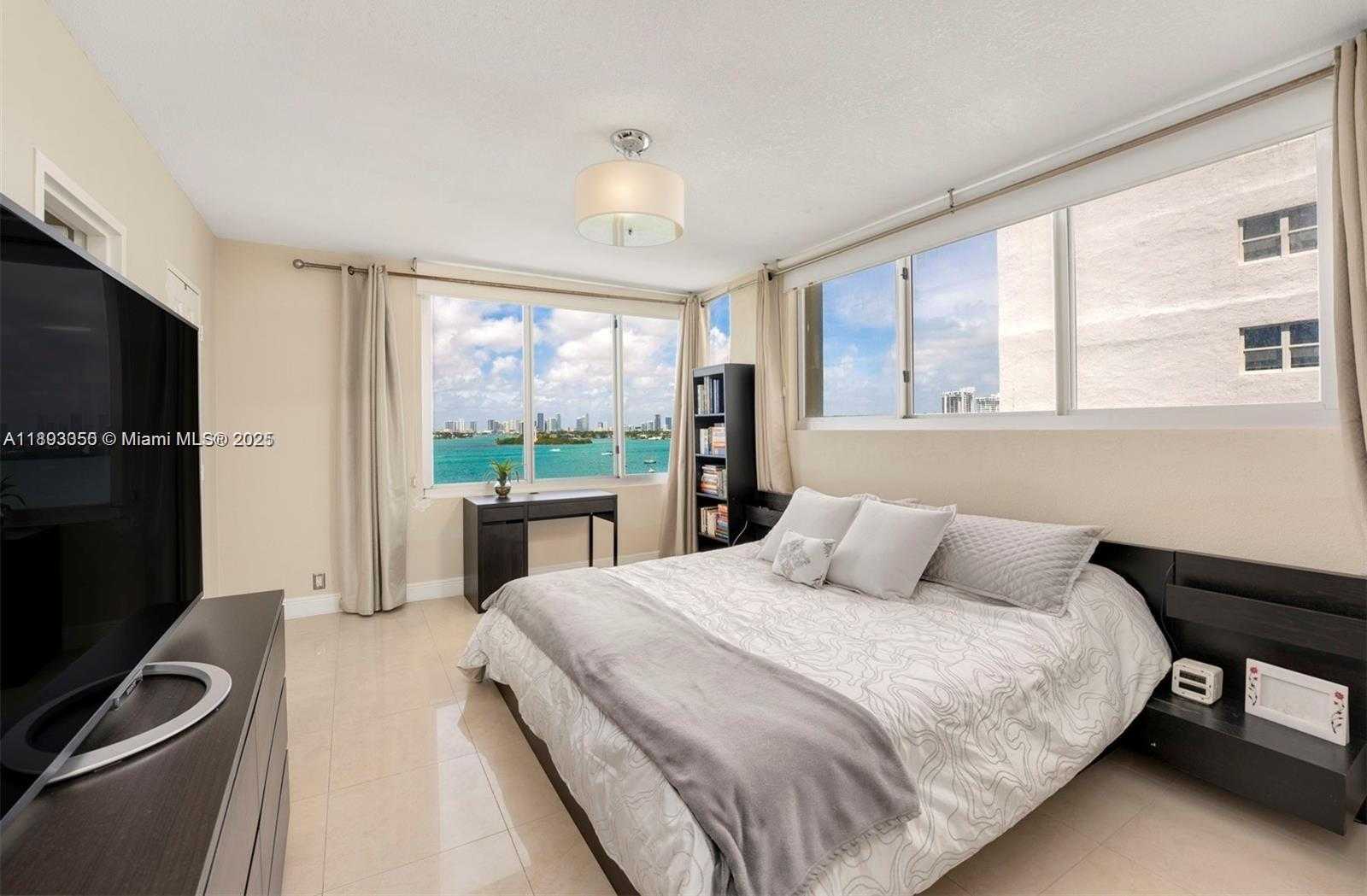 Small Image of 1200 WEST AVE #725, Miami Beach Number 7
