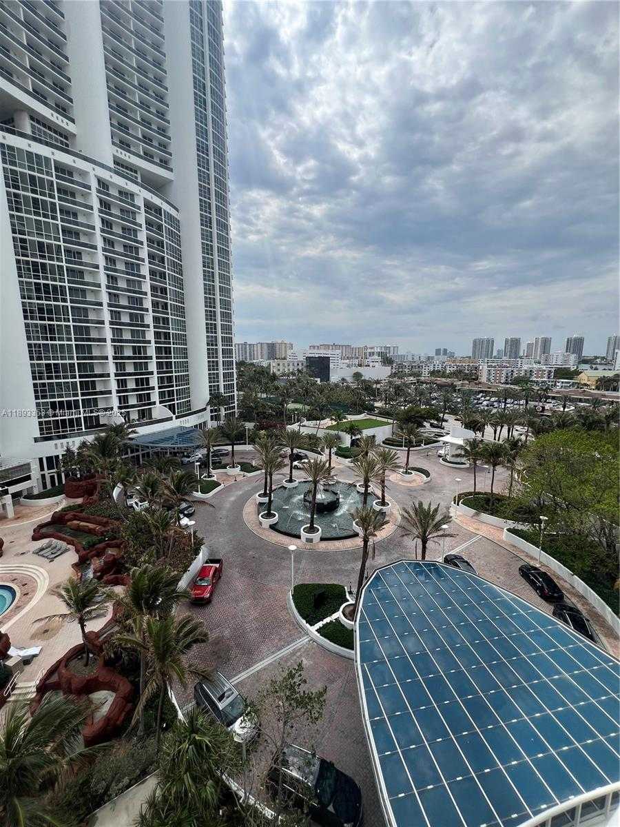 Small Image of 18201 COLLINS AVE #908, Sunny Isles Beach Number 3