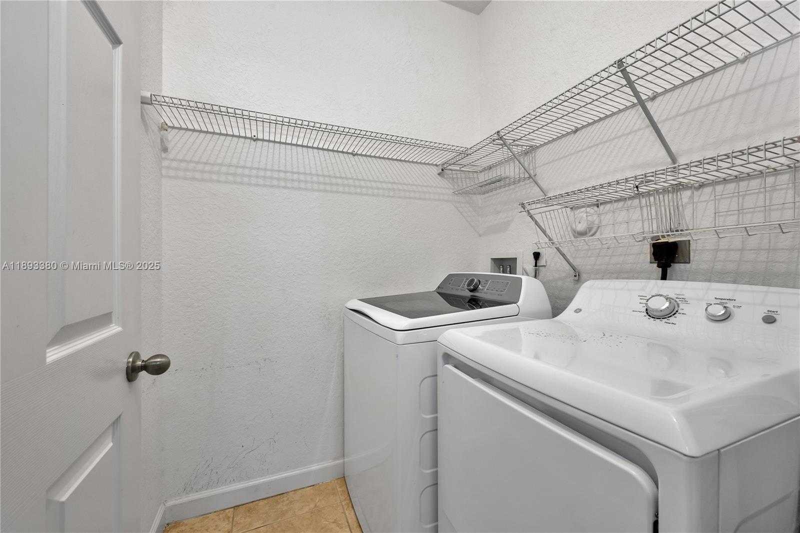 Small Image of 13334 SOUTH WEST 128TH PATH, Miami Number 23