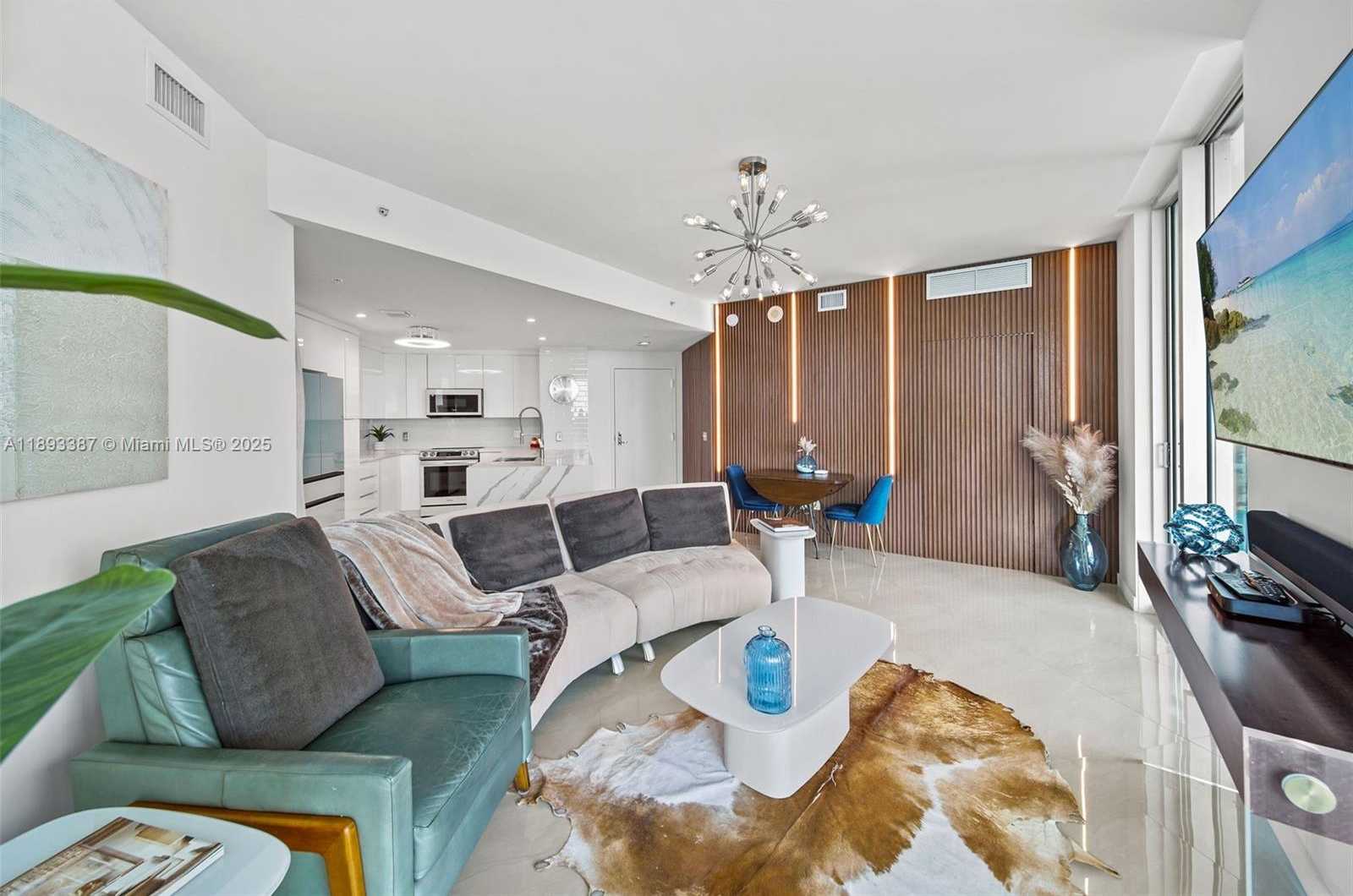 Small Image of 300 SOUTH BISCAYNE BLVD #2610, Miami Number 2