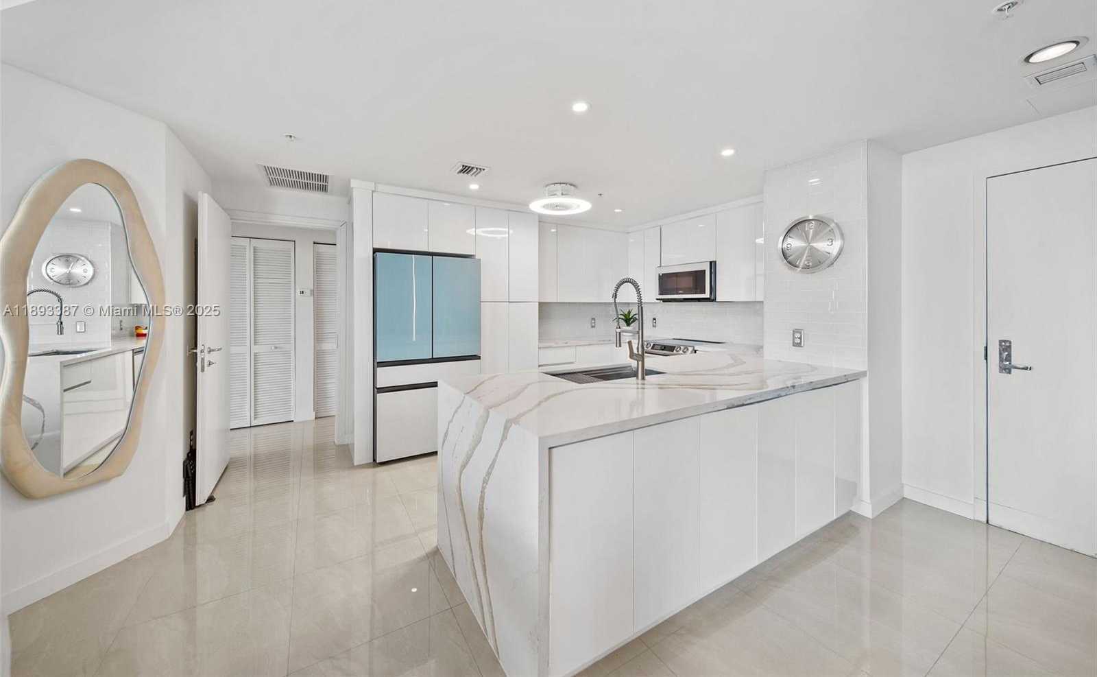 Small Image of 300 SOUTH BISCAYNE BLVD #2610, Miami Number 7