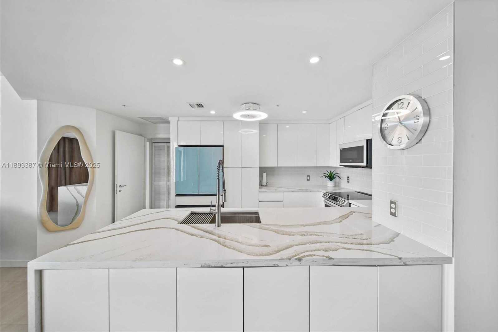 Small Image of 300 SOUTH BISCAYNE BLVD #2610, Miami Number 8