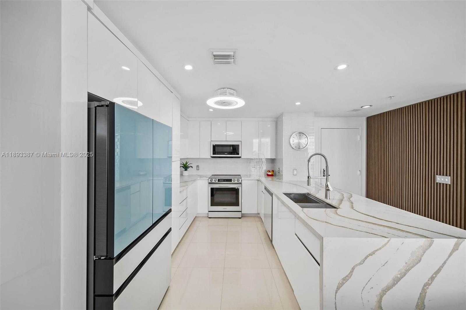 Small Image of 300 SOUTH BISCAYNE BLVD #2610, Miami Number 9