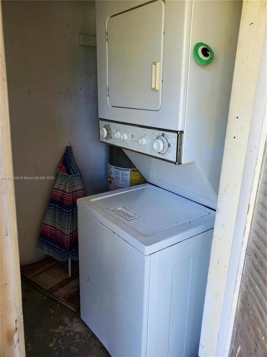 Small Image of 1925 SCOTT ST #1-2, Hollywood Number 10