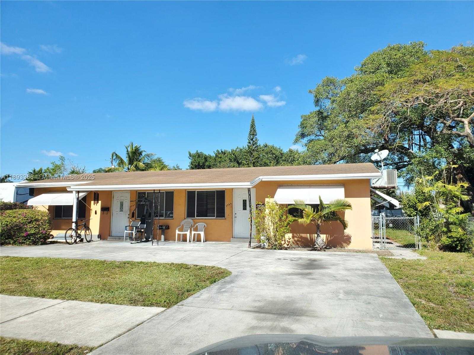 Small Image of 1925 SCOTT ST #1-2, Hollywood Number 11