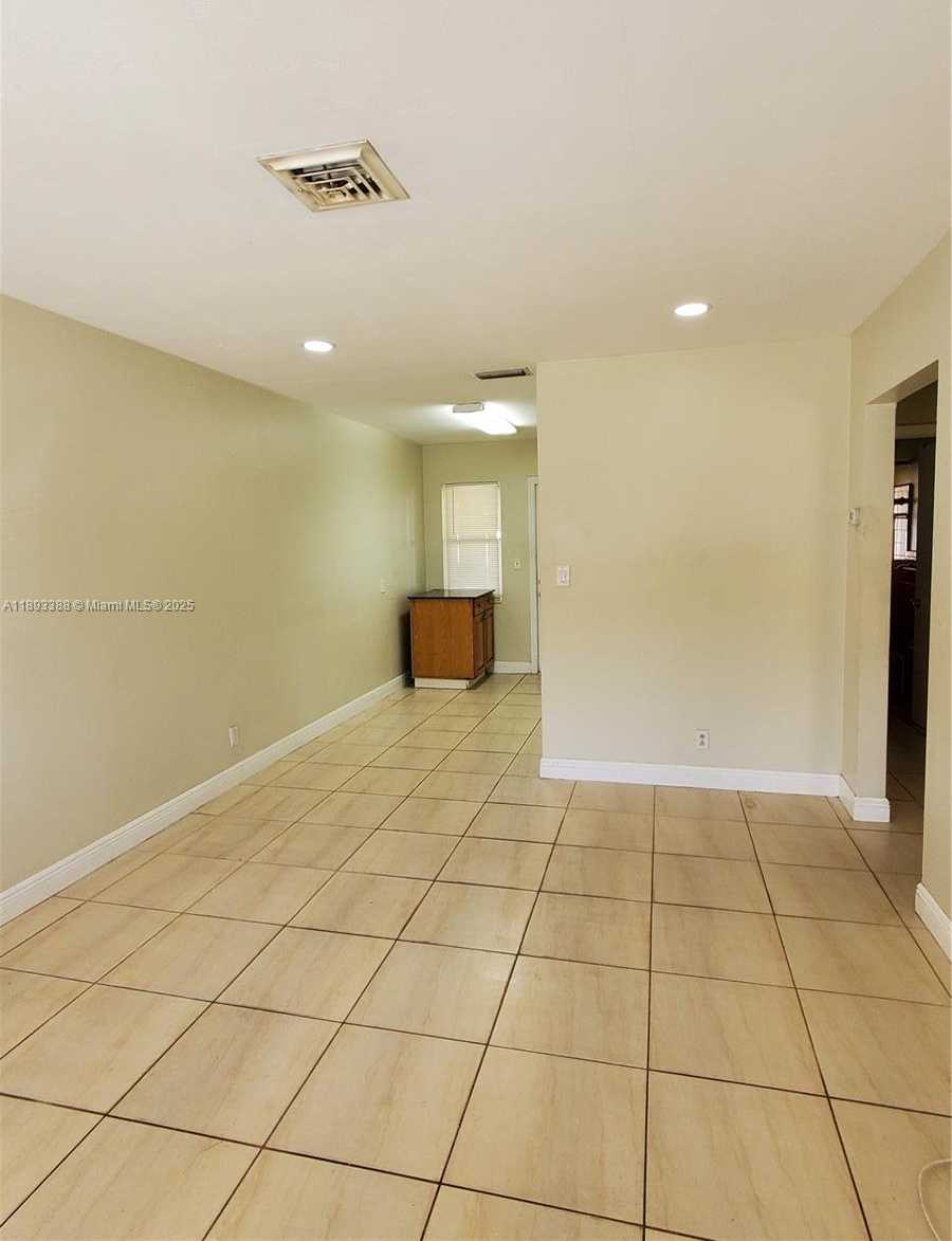 Small Image of 1925 SCOTT ST #1-2, Hollywood Number 2