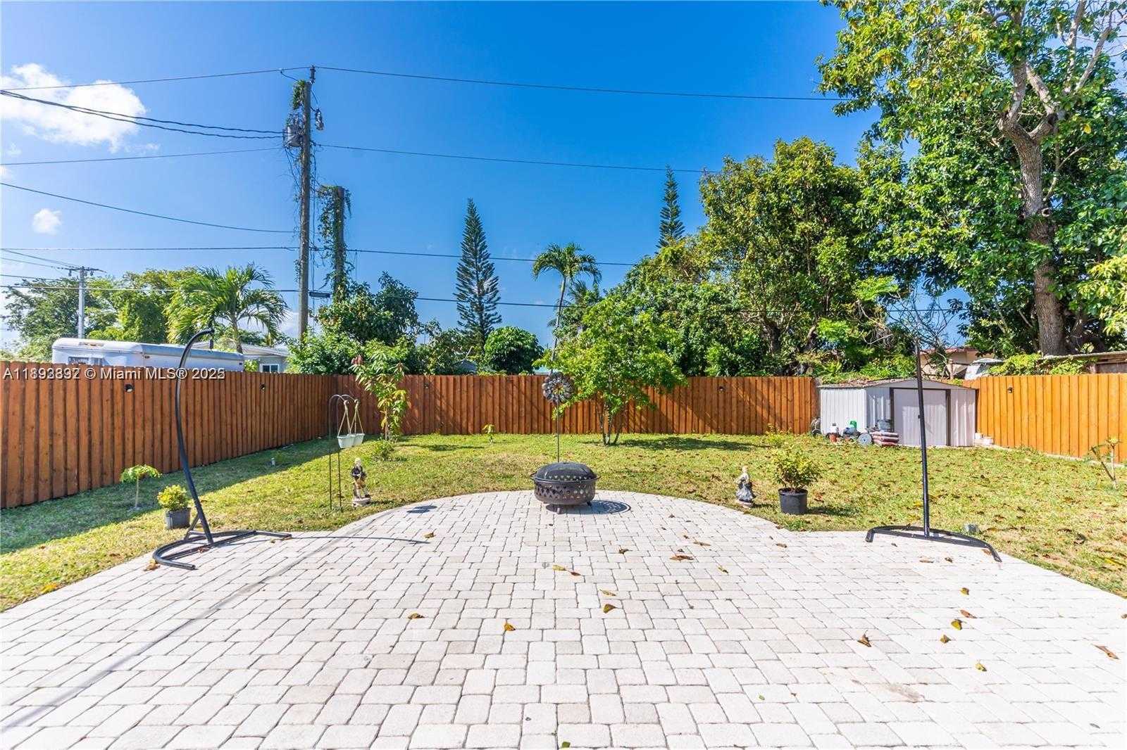 Small Image of 174 NORTH EAST 211 #1, North Miami Number 16