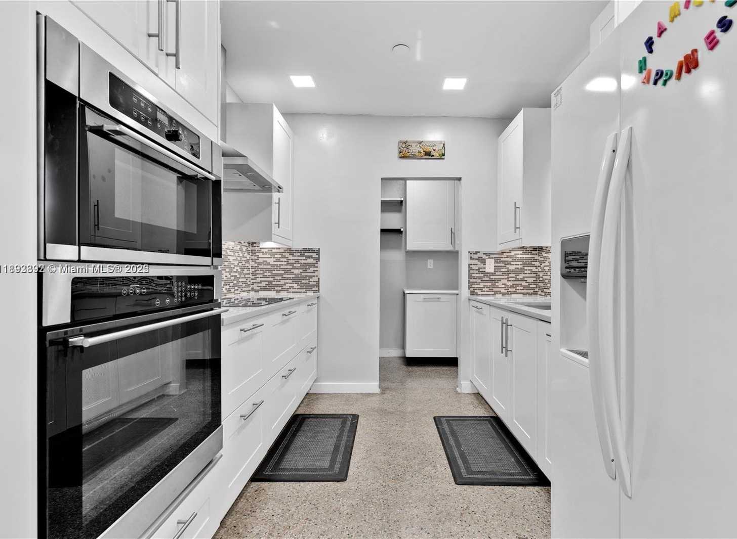 Small Image of 174 NORTH EAST 211 #1, North Miami Number 8