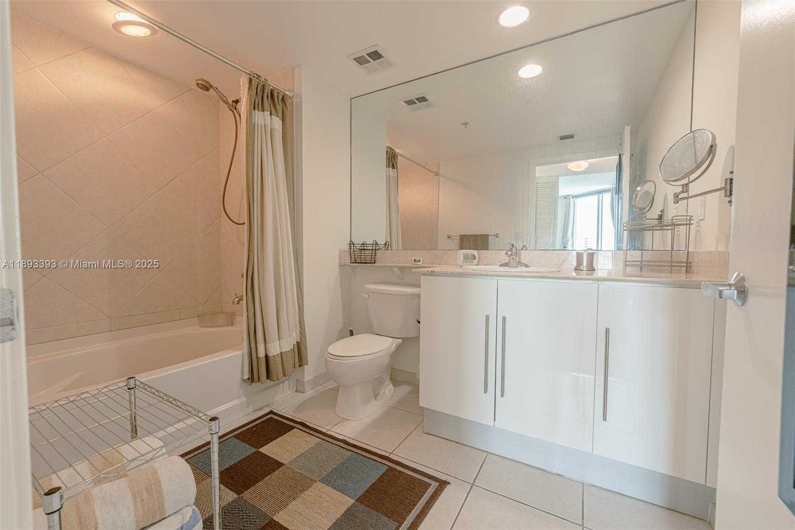 Small Image of 325 SOUTH BISCAYNE BLVD #2119, Miami Number 8