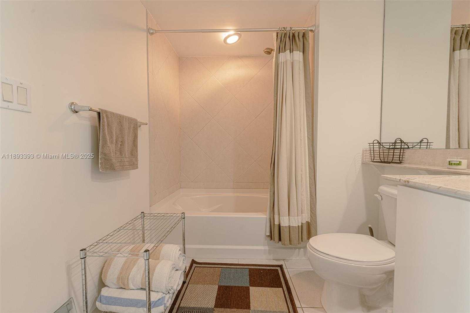 Small Image of 325 SOUTH BISCAYNE BLVD #2119, Miami Number 9